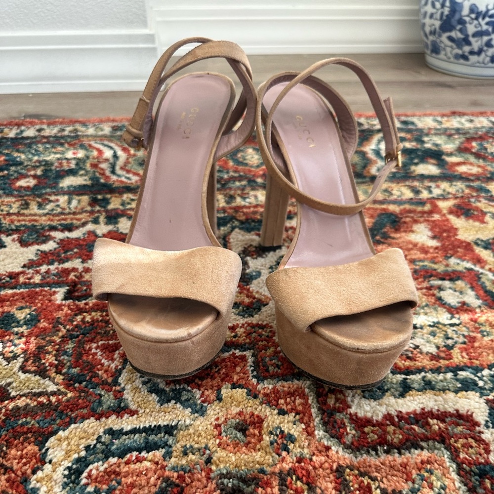 Gucci Leila Platform Suede Tan
